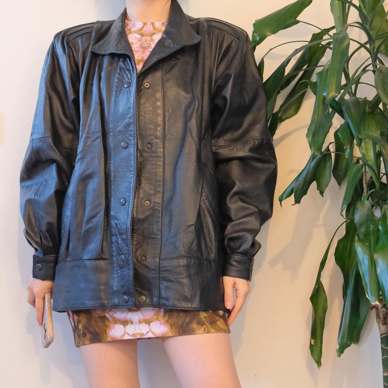 Vintage 80s black leather jacket with oversized shoulder - OneCatBoutique