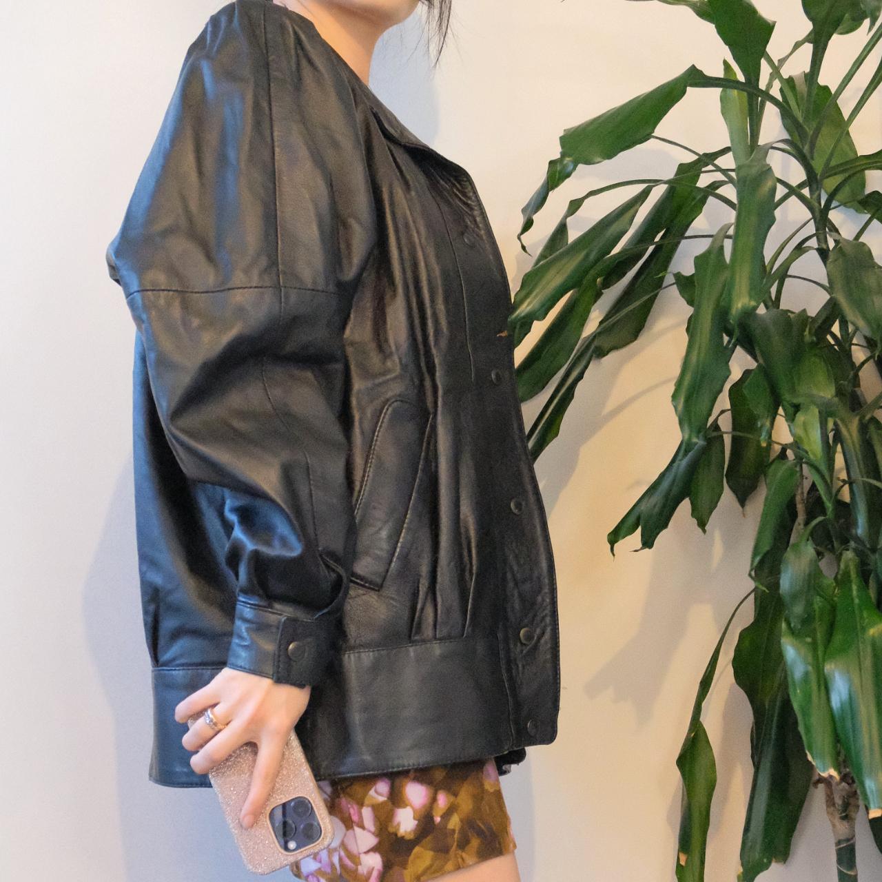 Vintage 80s black leather jacket with oversized shoulder - OneCatBoutique