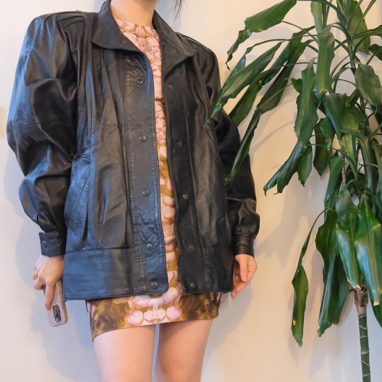 Vintage 80s black leather jacket with oversized shoulder - OneCatBoutique