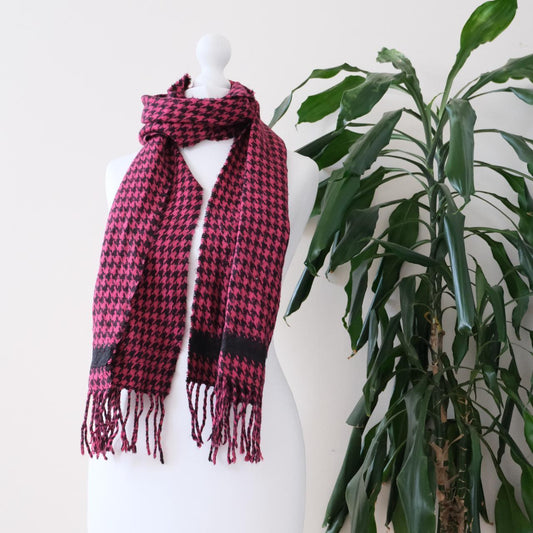 Vintage black pink houndstooth scarf - OneCatBoutique