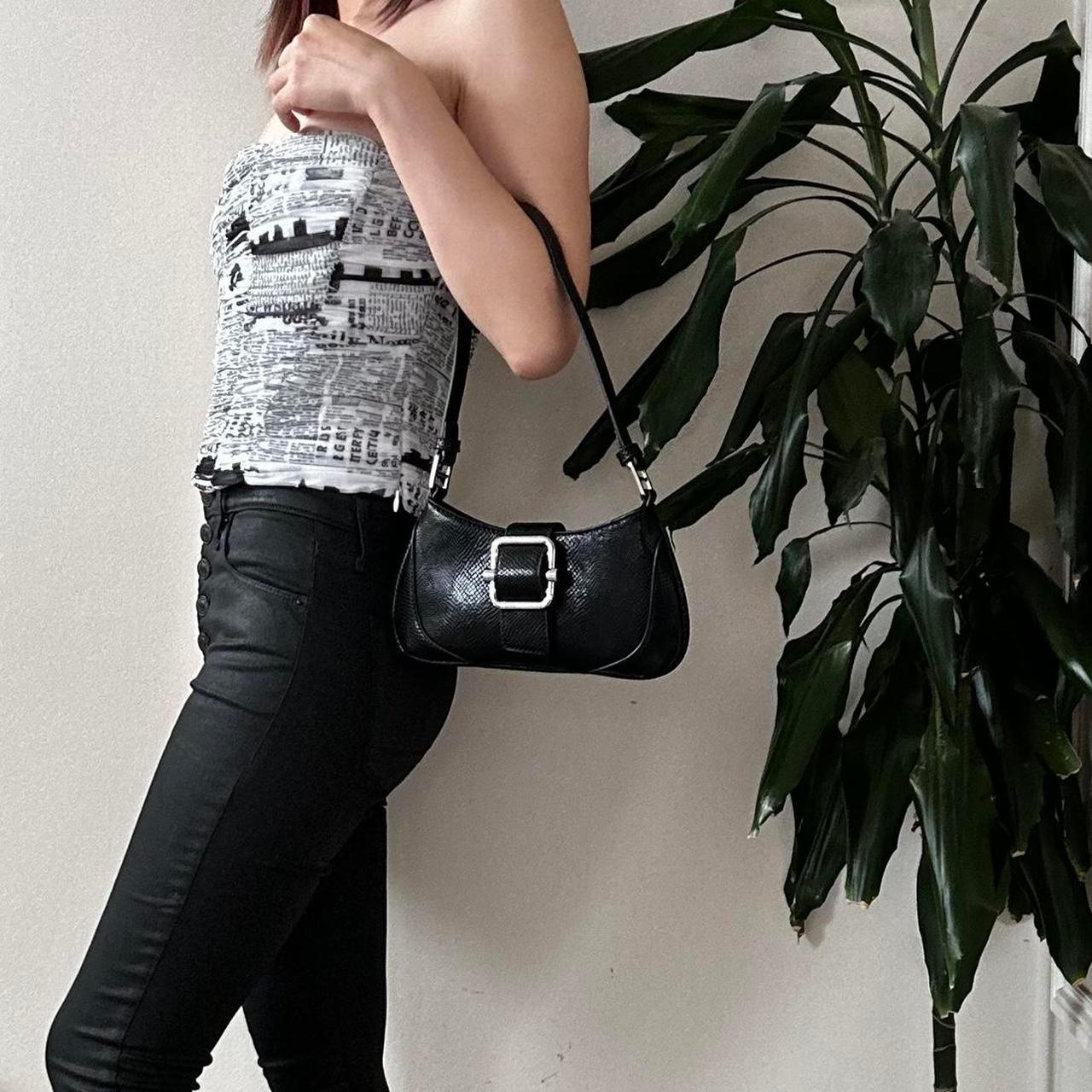 Y2K black vegan leather shoulder baguette bag - OneCatBoutique